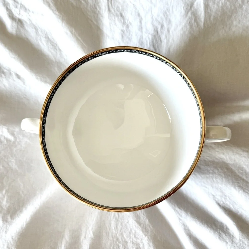 WEDGWOOD COLONNADE BLACK WITH REAL GOLD TRIM FOOTED SOUP BOWL - Picture 8 of 8